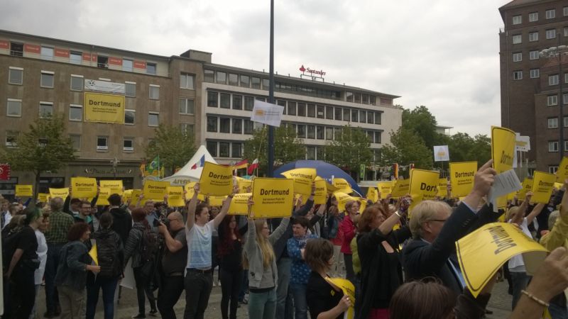 Anti-Nazi-Demo am Rathaus Dortmund - Flashmob