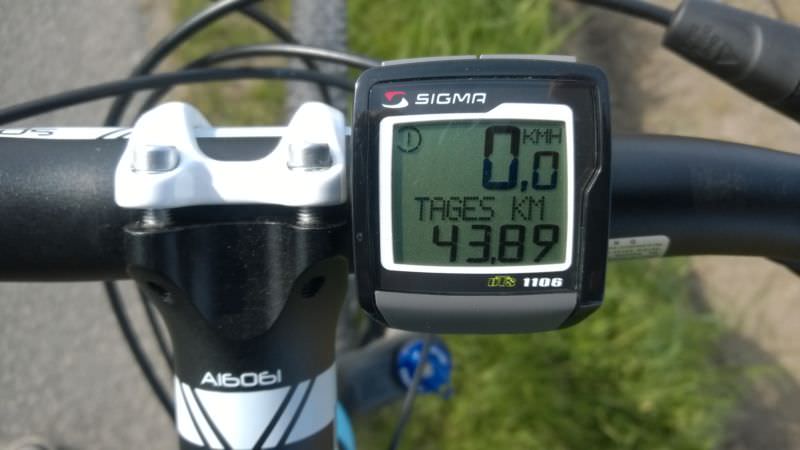 Tacho des Bikes mit fast 50 Tageskilometer auf der Anzeige.